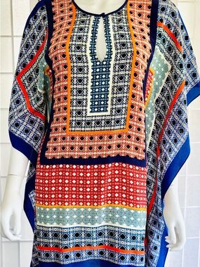 Trina Turk 100% Silk Tunic Top S Multicolor Geo Boho Keyhole Caftan Blouse